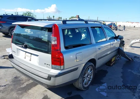 2002 Volvo V70 2.4T из США, поврежденный, VIN YV1SW58DX22236278
